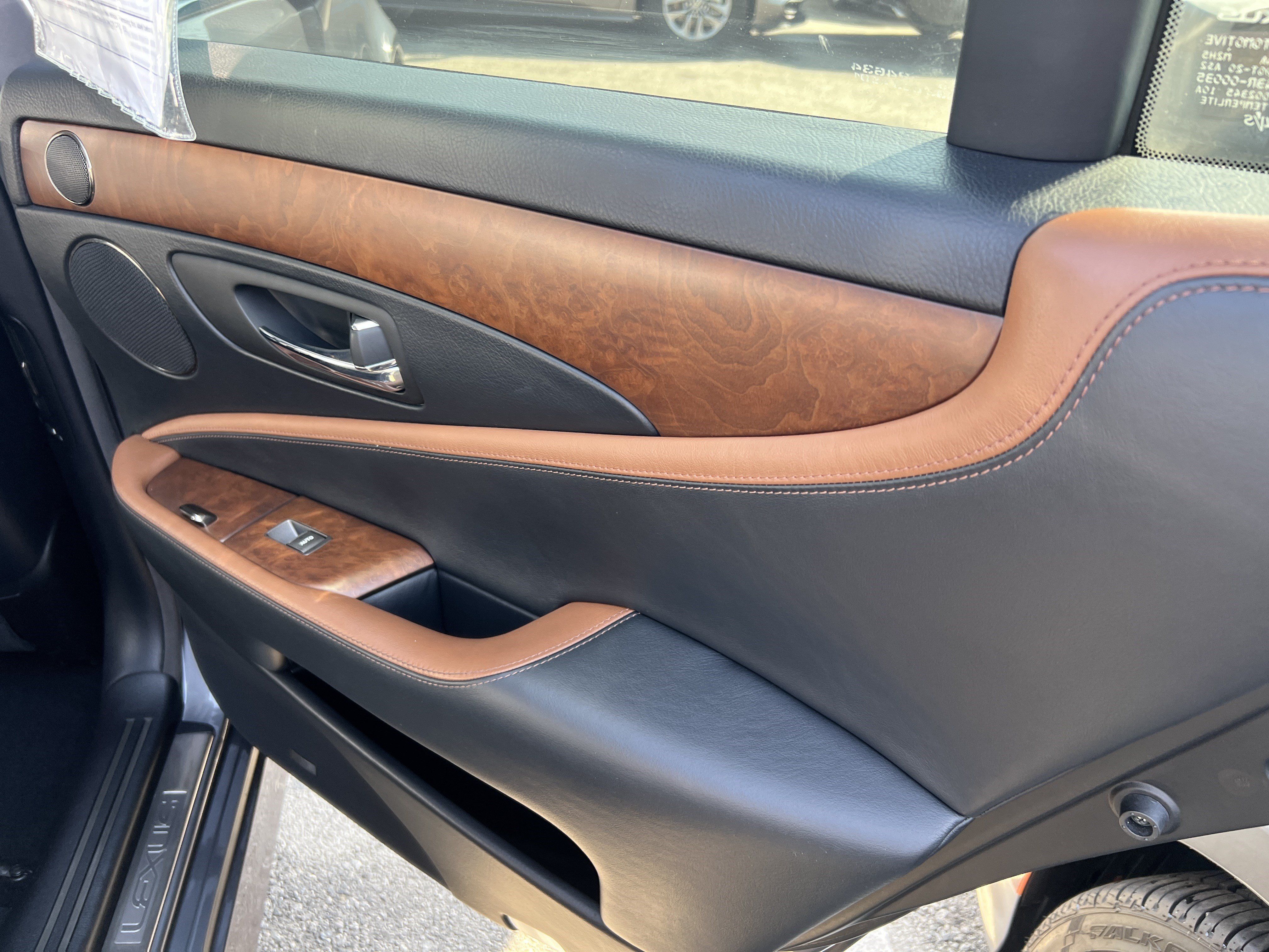 Used 2012 Lexus LS 460 w/ Sport Pkg RWD image 18