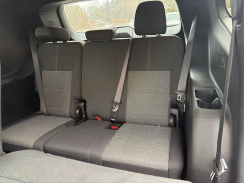 Used 2025 GMC Acadia Elevation image 18