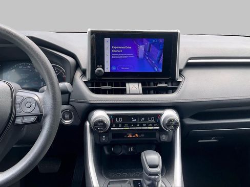 Used 2025 Toyota RAV4 XLE FWD image 7
