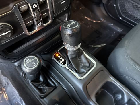 Used 2019 Jeep Wrangler Unlimited Sport S AWD/4WD image 2