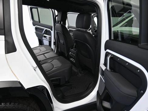 Used 2023 Land Rover Defender 130 X-Dynamic SE AWD/4WD image 15