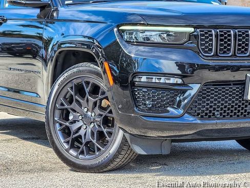 Used 2025 Jeep Grand Cherokee Summit AWD/4WD image 5