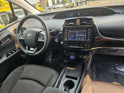 Certified 2020 Toyota Prius LE AWD/4WD image 11