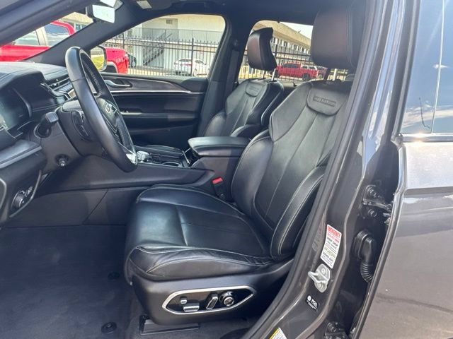 Used 2021 Jeep Grand Cherokee L Overland w/ Luxury Tech Group IV AWD/4WD image 18