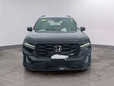 Used 2025 Honda Pilot Sport image 2