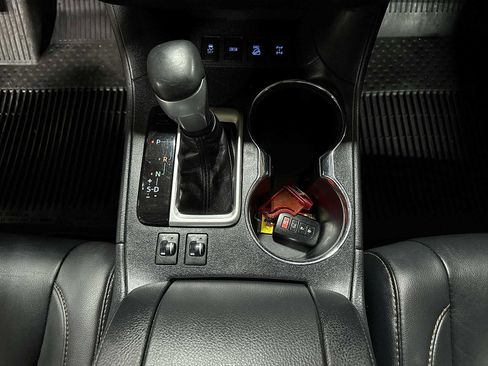 Certified 2019 Toyota Highlander XLE AWD/4WD image 33
