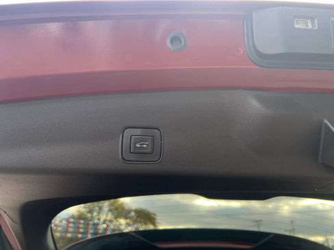 Used 2023 Chevrolet TrailBlazer RS w/ Sun and Liftgate Package image 10