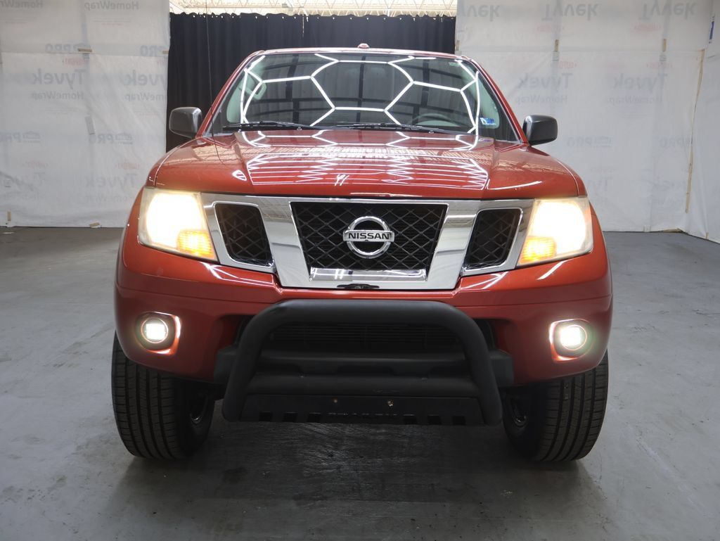 Used 2018 Nissan Frontier SV AWD/4WD image 2