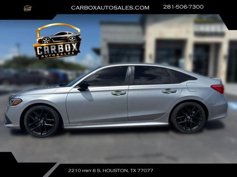 Used 2023 Honda Civic Sport image 2