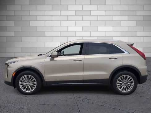 Certified 2025 Cadillac XT4 Premium Luxury FWD image 2