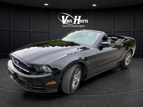 Used 2014 Ford Mustang Premium w/ Comfort Package RWD image 5