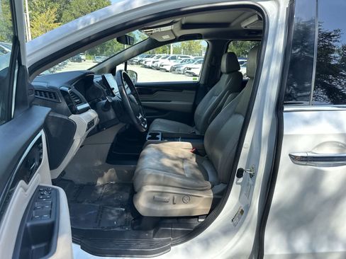 Used 2020 Honda Odyssey Elite image 2