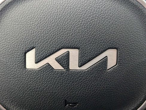 Used 2022 Kia Sorento S w/ Panoramic Sunroof Package FWD image 31