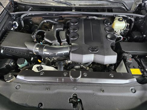 Used 2022 Toyota 4Runner TRD Off-Road Premium image 9