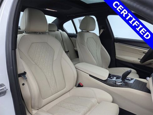 Certified 2023 BMW 530i w/ Convenience Package image 17
