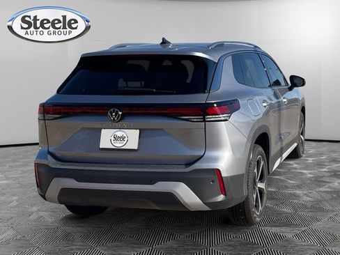 New 2025 Volkswagen Tiguan SE image 5