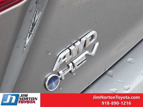 Used 2025 Toyota Camry SE w/ Multimedia Upgrade Package AWD/4WD image 13