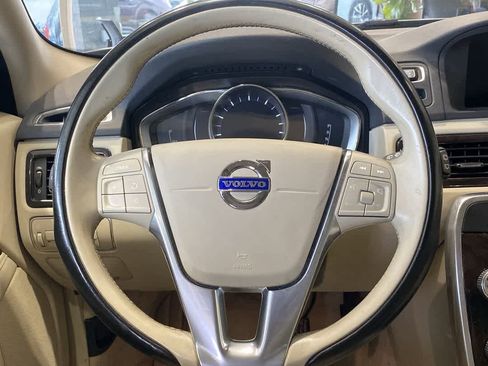 Used 2016 Volvo XC70 T5 Premier w/ Proximity Package image 17