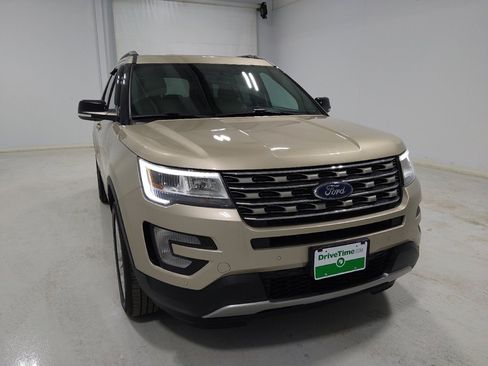 Used 2017 Ford Explorer XLT w/ Equipment Group 202A image 14