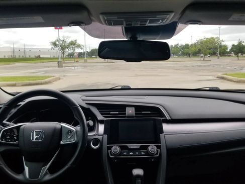 Used 2016 Honda Civic Touring image 17