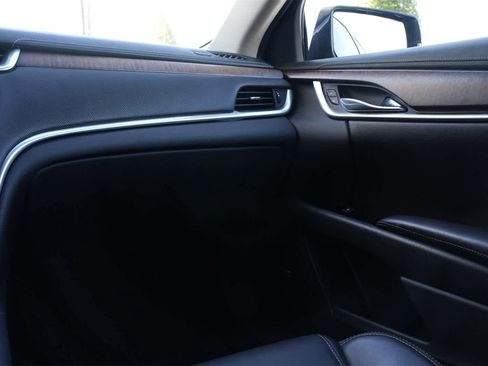 Used 2019 Cadillac XTS Luxury image 8