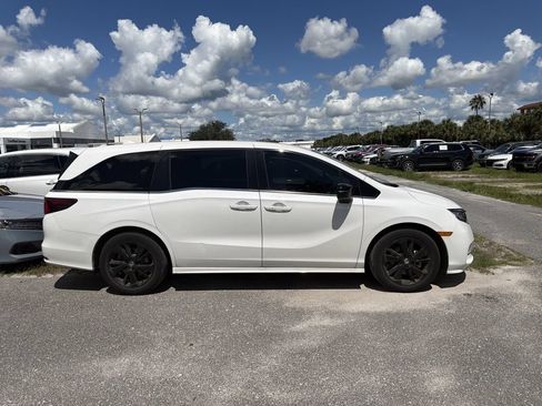 Used 2024 Honda Odyssey Sport image 4