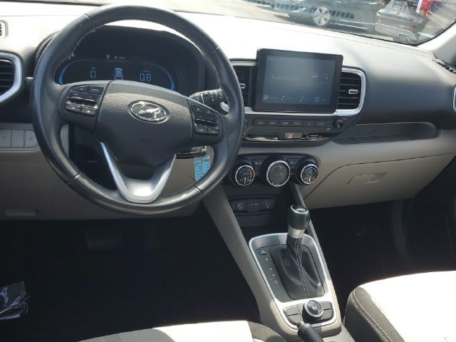 Certified 2023 Hyundai Venue SEL w/ Cargo Package FWD image 9
