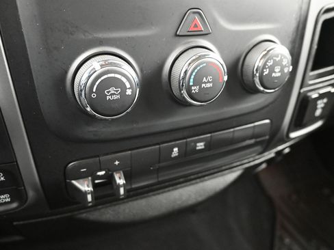 Used 2022 RAM 1500 Classic SLT w/ Protection Group AWD/4WD image 10