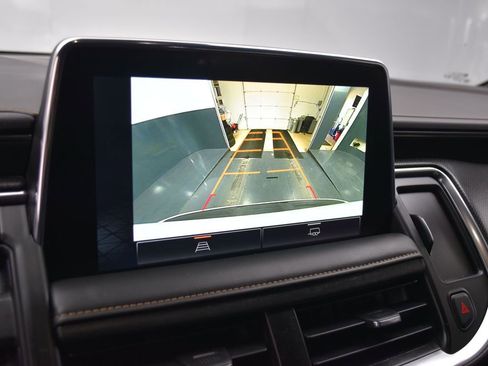 Used 2023 GMC Yukon XL AT4 image 12