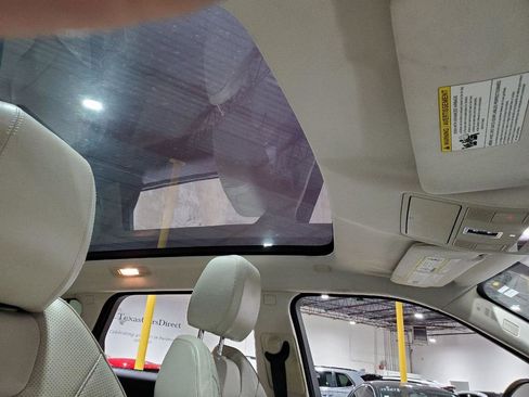 Used 2017 Land Rover Range Rover Evoque HSE image 17