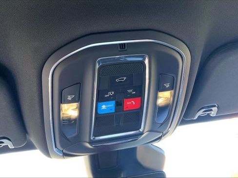 Used 2025 Jeep Wagoneer L Series II image 36