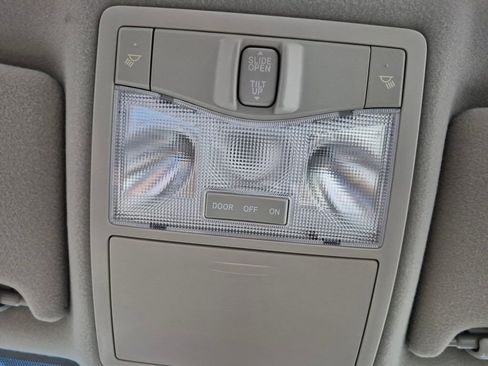 Used 2011 Toyota Avalon FWD image 23