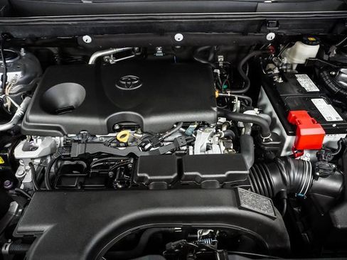 Used 2021 Toyota RAV4 XLE Premium image 26