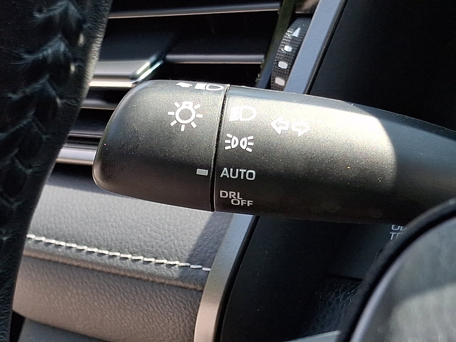 Used 2022 Toyota Camry SE AWD/4WD image 24