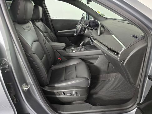 Used 2024 Cadillac XT4 Premium Luxury image 40