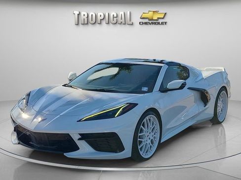Used 2021 Chevrolet Corvette Stingray Preferred Cpe w/ Engine Appearance Package RWD image 1