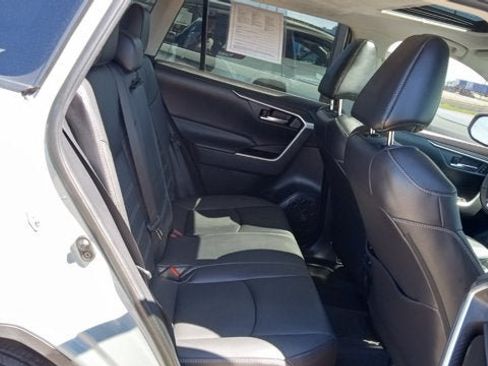 Used 2021 Toyota RAV4 XLE Premium AWD/4WD image 17