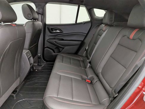 Used 2025 Chevrolet Trax RS w/ Sunroof Package FWD image 19