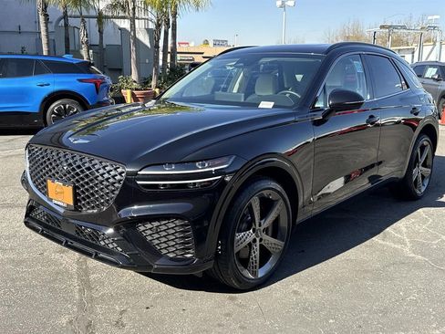Used 2025 Genesis GV70 3.5T Sport w/ Sport Advanced Package AWD/4WD image 7