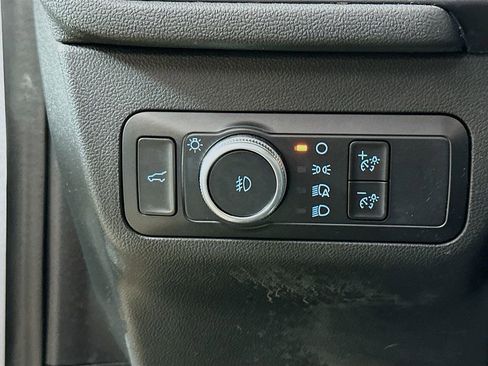 Used 2022 Ford Escape SEL FWD image 12