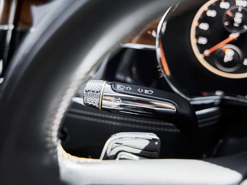 Used 2024 Bentley Flying Spur V8 AWD/4WD image 62