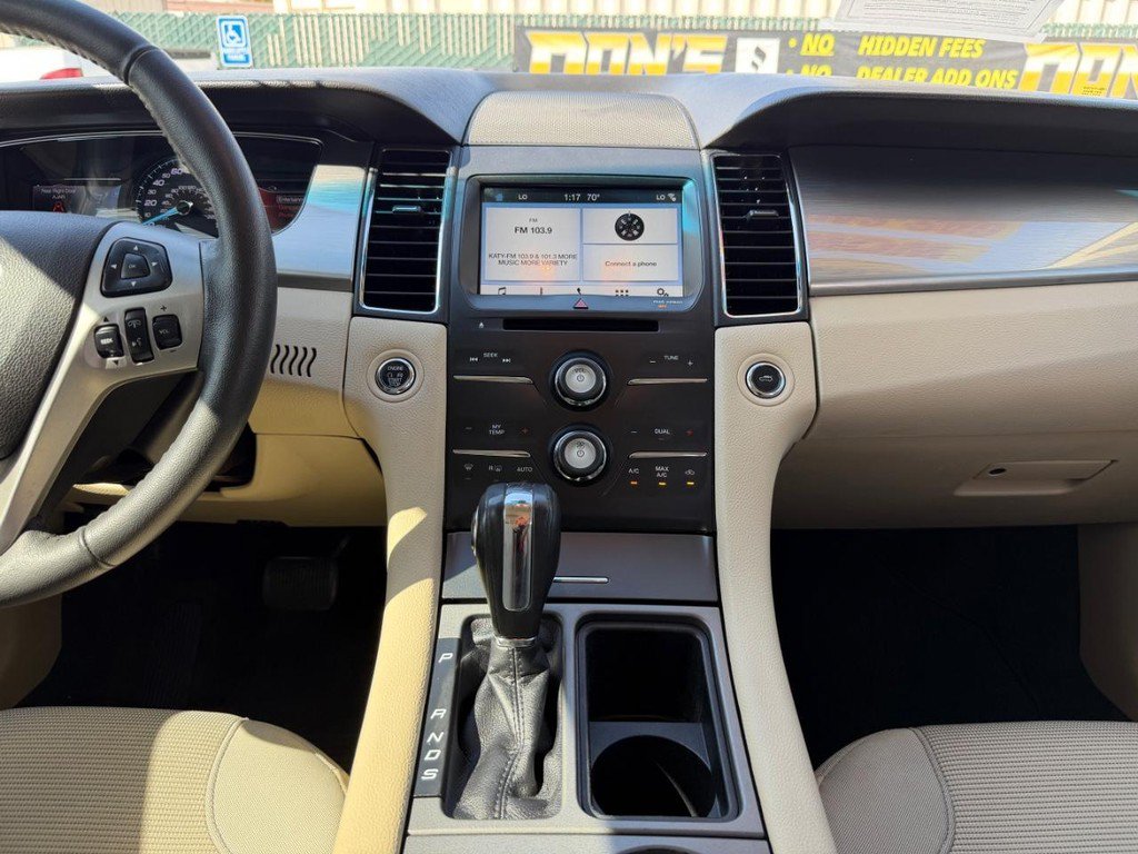 Used 2018 Ford Taurus SEL w/ Equipment Group 201A FWD image 25