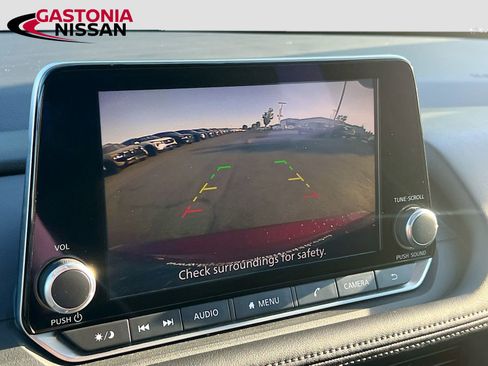 Used 2025 Nissan Rogue S image 17