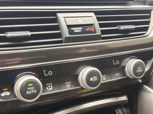 Used 2018 Honda Accord Sport image 28