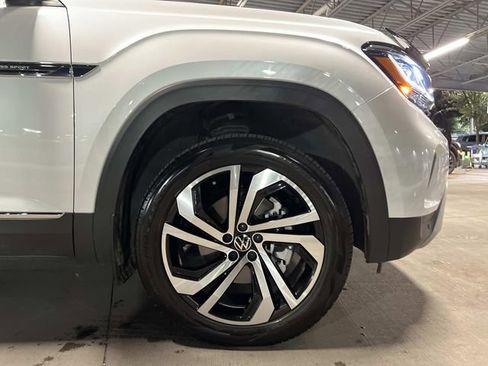 Certified 2023 Volkswagen Atlas Cross Sport SEL image 8
