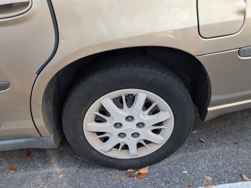 Used 2004 Chevrolet Impala w/ Preferred Equipment Group image 9