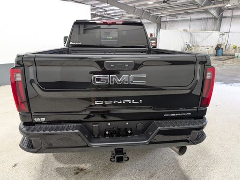 Used 2025 GMC Sierra 2500 Denali Ultimate AWD/4WD image 4