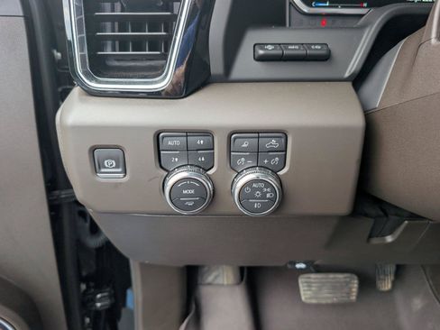 Used 2025 GMC Sierra 2500 Denali w/ Denali Reserve Package AWD/4WD image 32