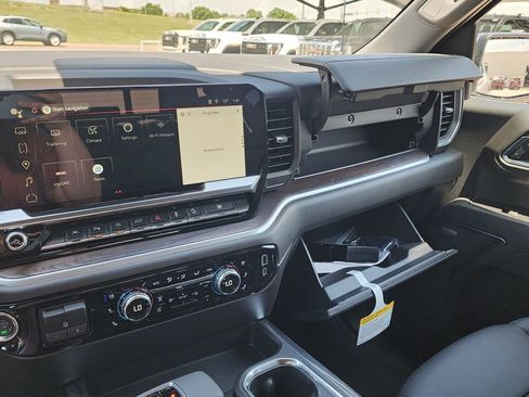 New 2026 GMC Sierra 1500 SLT AWD/4WD image 34