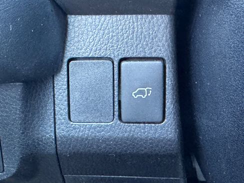 Used 2018 Toyota RAV4 XLE image 21